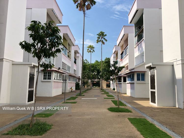 Hougang Avenue 8 thumbnail photo